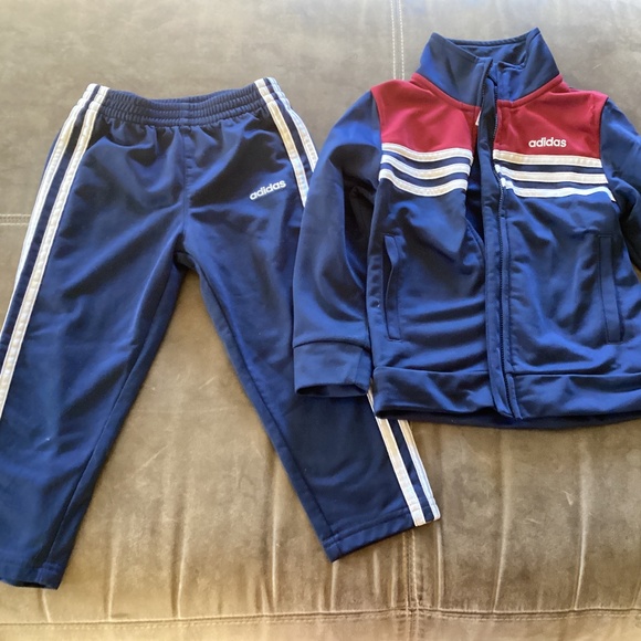 Adidas track suit 3t - Picture 1 of 7